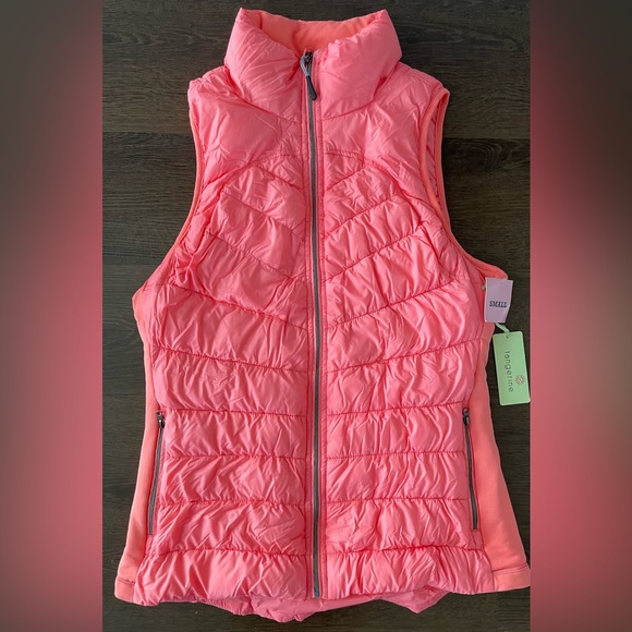 NWT Tangerine women’s puffer vest coral size S - Picture 1 of 3